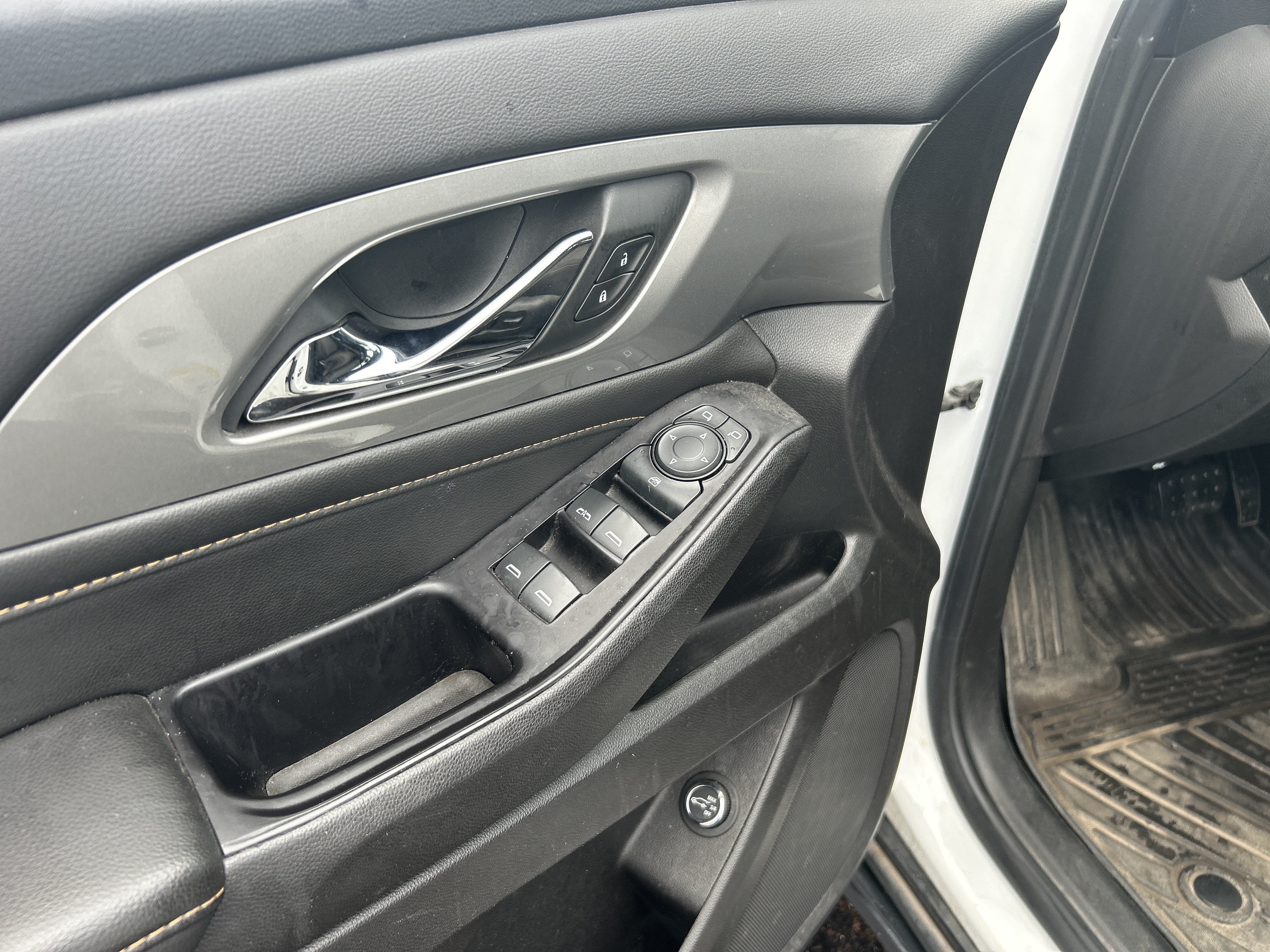 Used 2019 Chevrolet Traverse LT AWD/4WD image 17