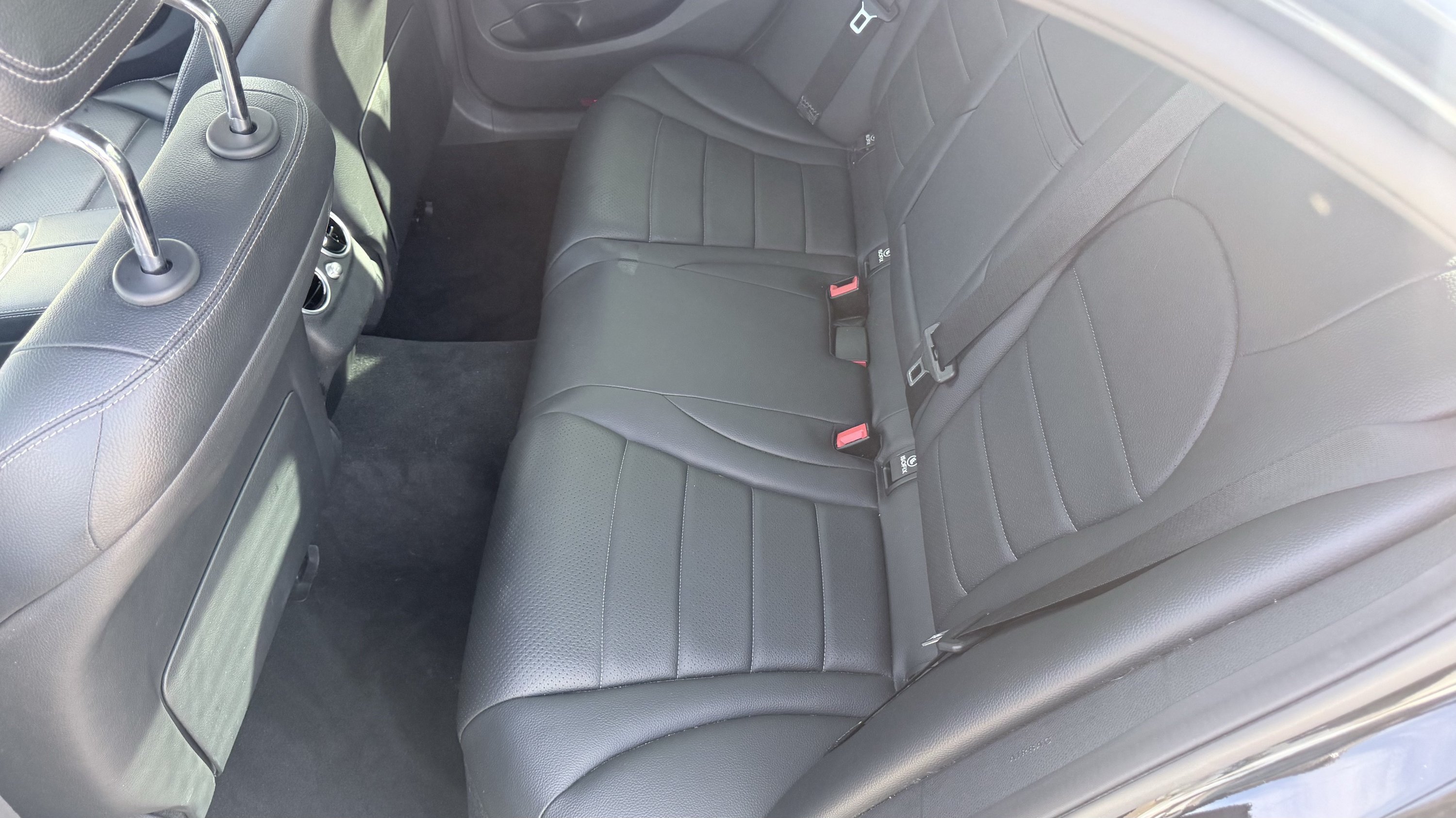 Used 2018 Mercedes-Benz C 300 Sedan w/ Premium Package image 25