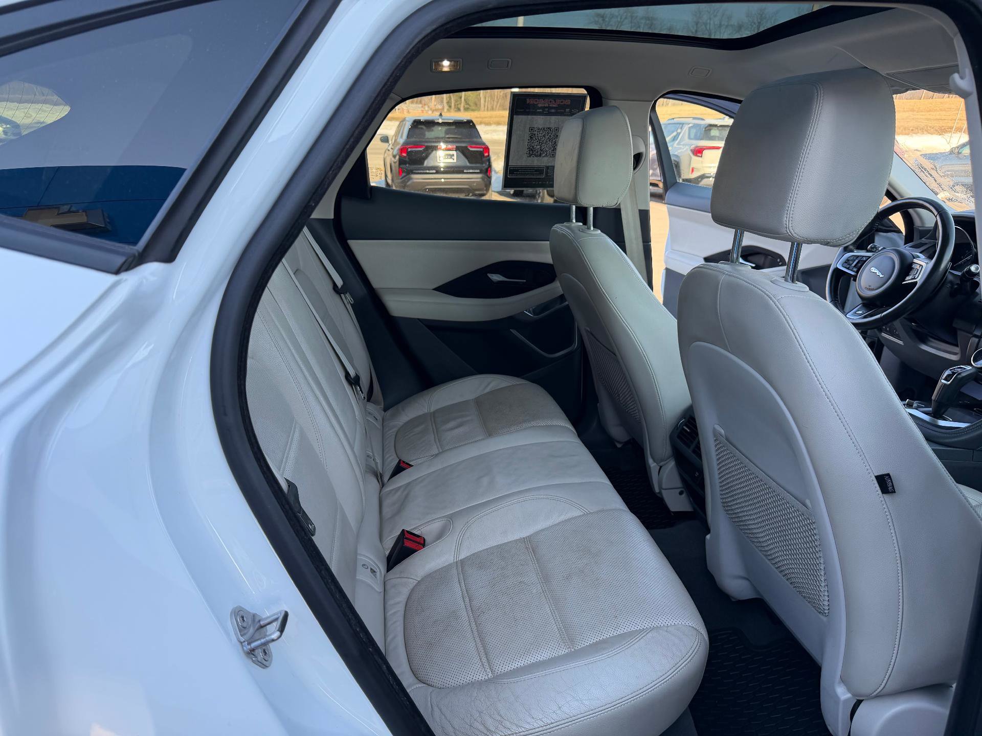 Used 2020 Jaguar E-PACE Sport Utility image 38