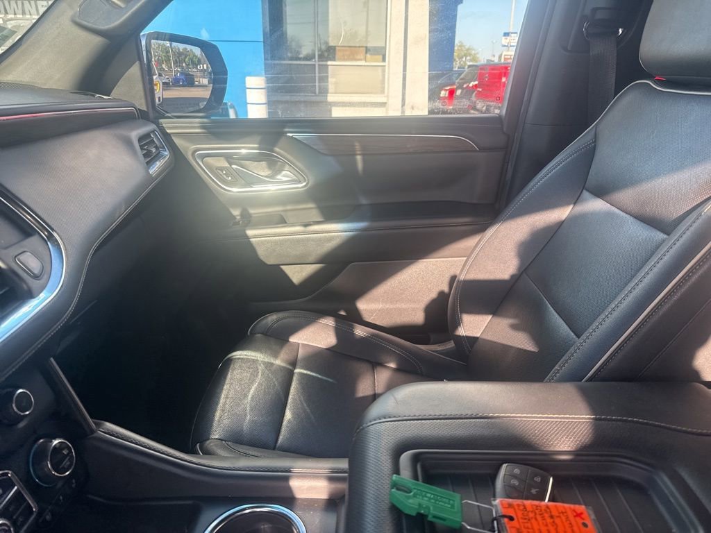 Used 2023 Chevrolet Suburban Premier image 22