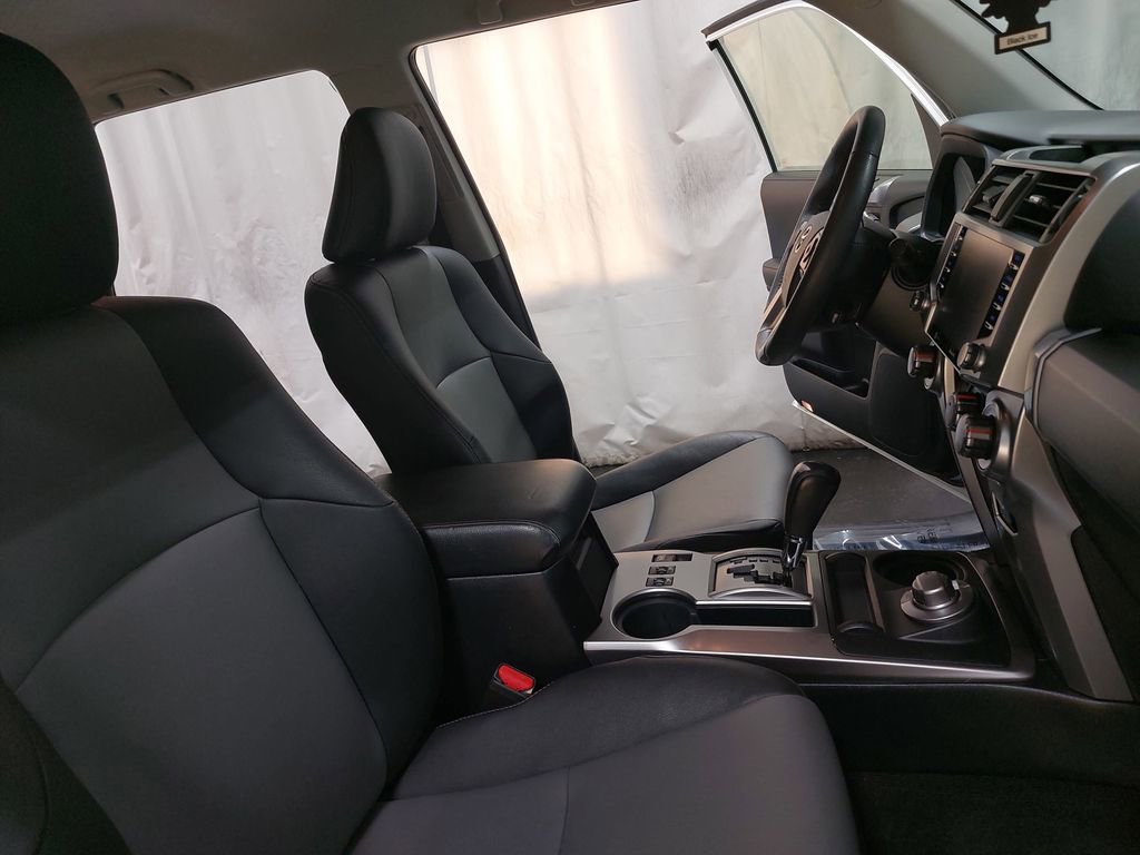 Used 2021 Toyota 4Runner SR5 Premium image 10