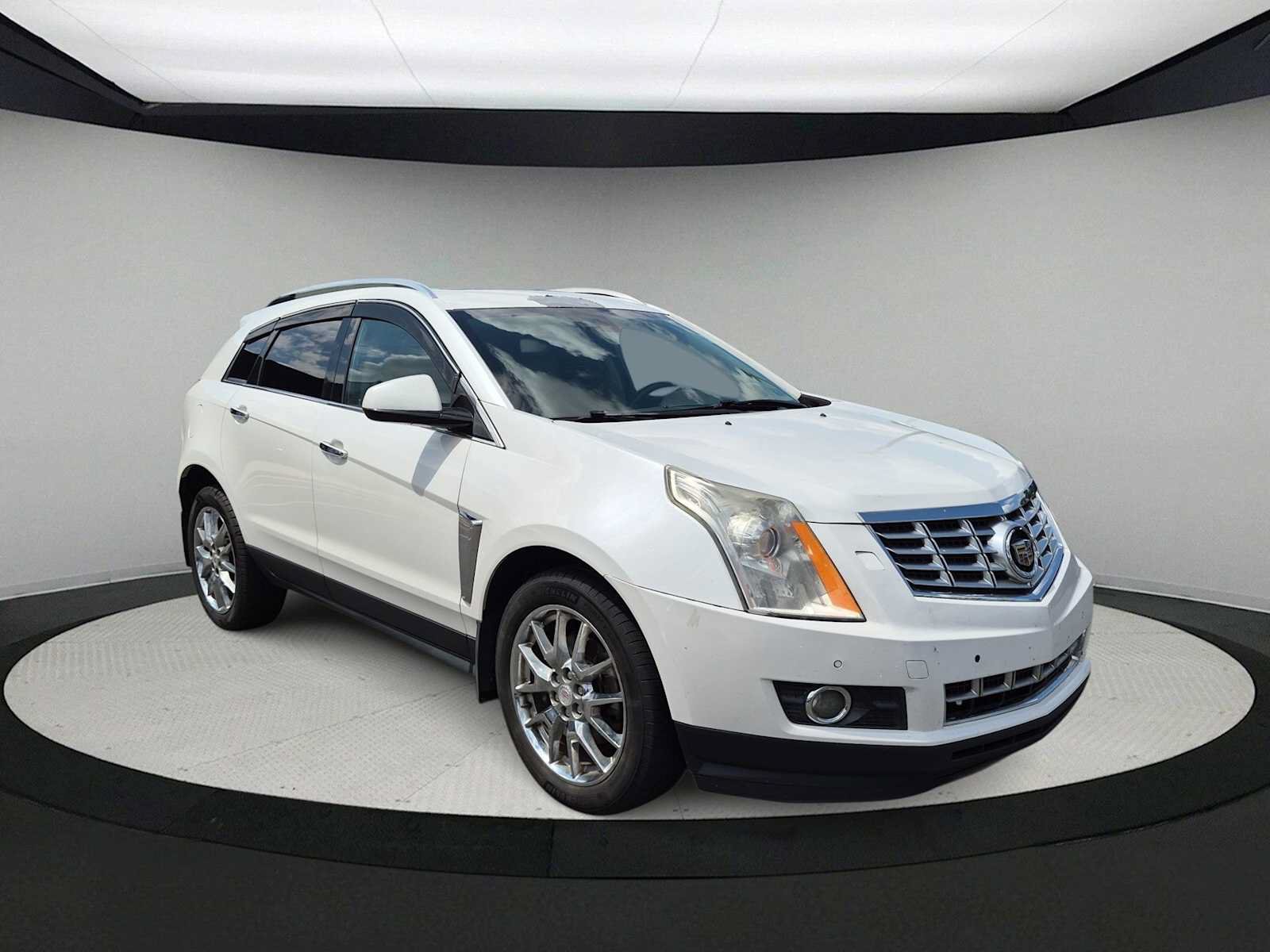 Used 2014 Cadillac SRX Performance w/ Driver Awareness Package FWD image 2