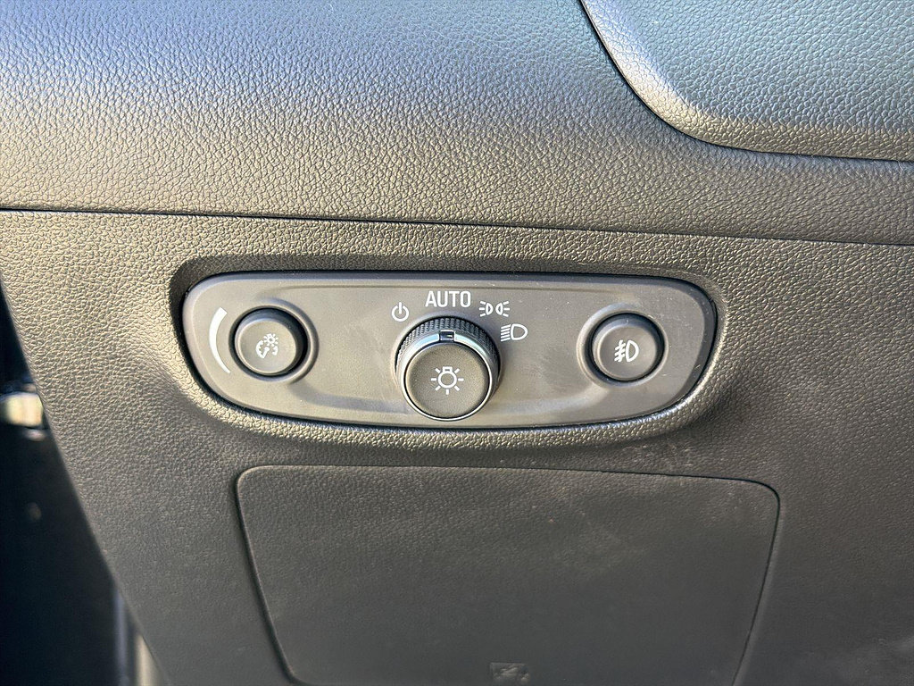 Used 2023 Buick Encore GX Preferred w/ Cold Weather Comfort Package FWD image 16