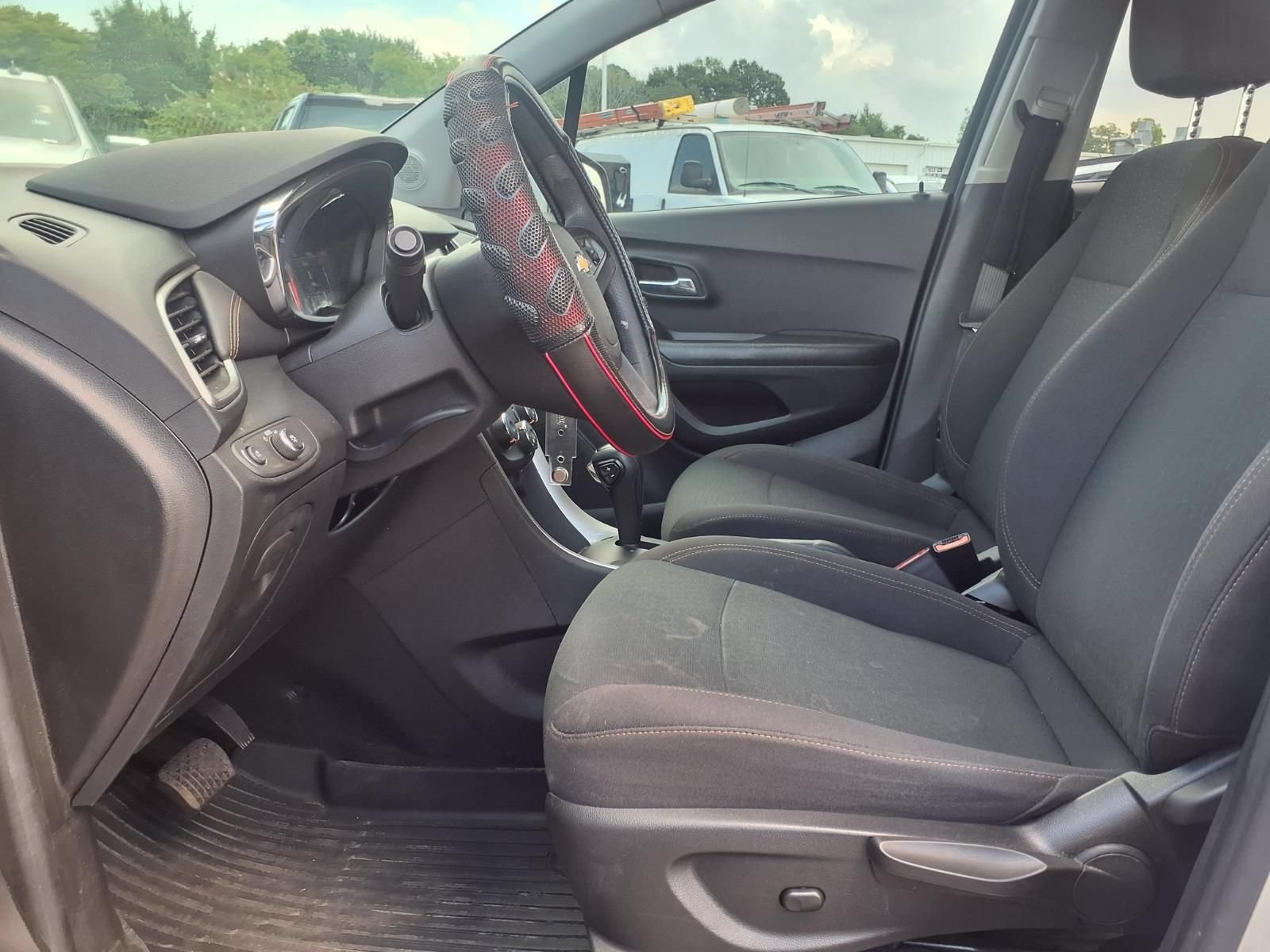 Used 2022 Chevrolet Trax LS w/ Tint and Cruise Package FWD image 16