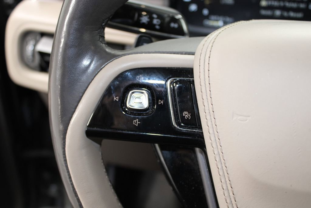 Used 2023 Lincoln Aviator Reserve w/ Equipment Group 201A image 23