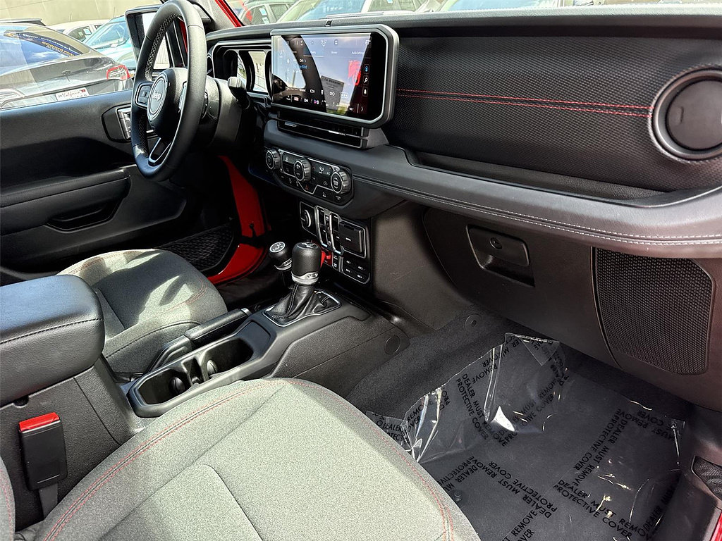 Used 2025 Jeep Wrangler Unlimited Rubicon AWD/4WD image 26