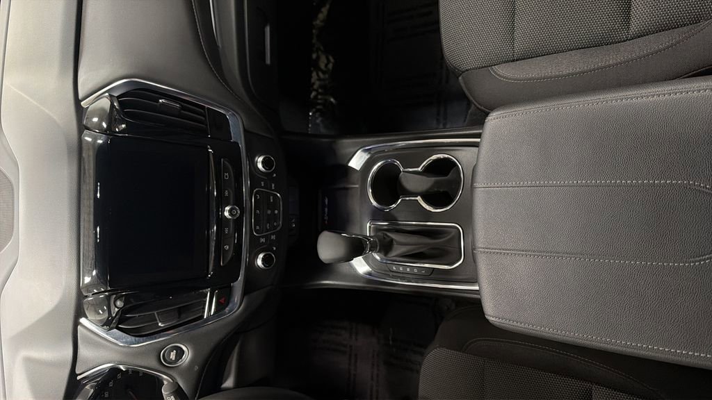 Used 2023 Chevrolet Traverse LT image 19