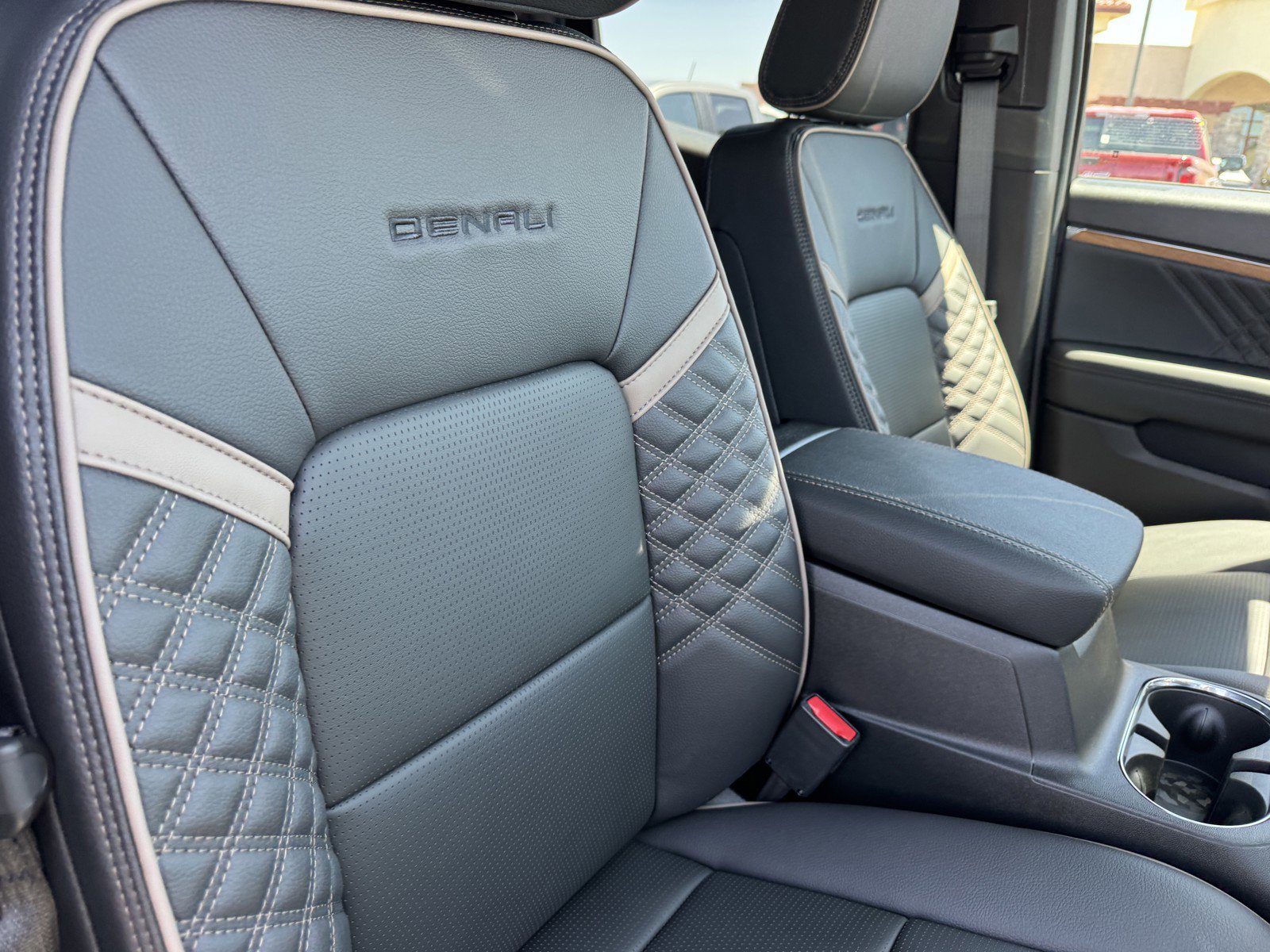 New 2026 GMC Canyon Denali AWD/4WD image 9