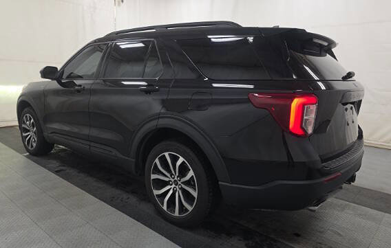 Used 2022 Ford Explorer ST-Line w/ Class IV Trailer Tow Package image 3