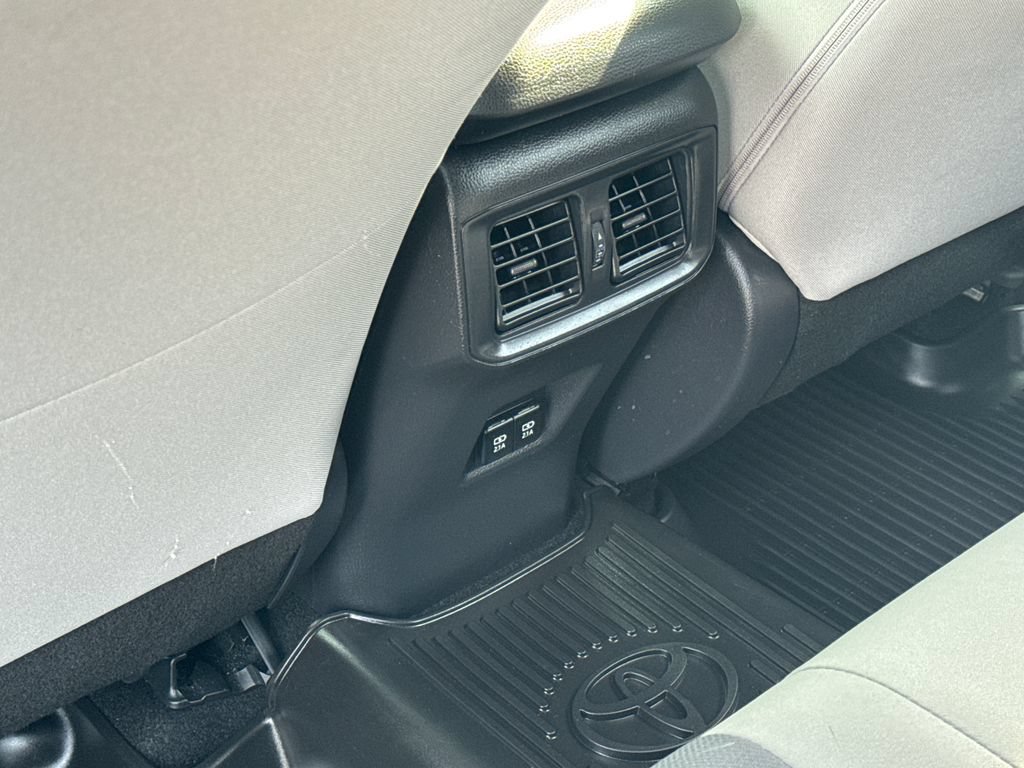 Used 2020 Toyota RAV4 XLE w/ Convenience Package AWD/4WD image 38