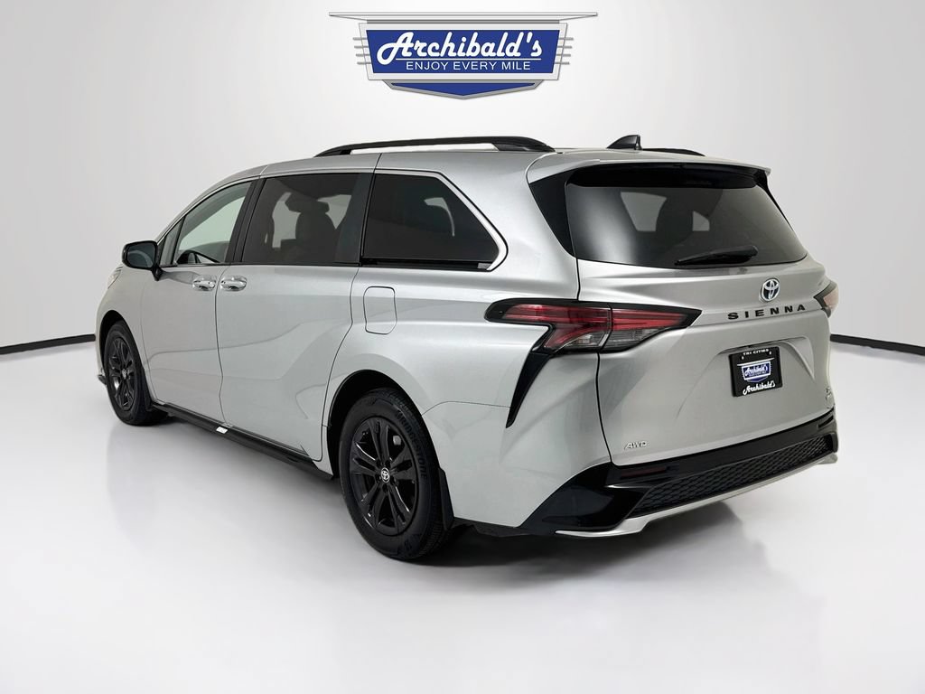 Used 2024 Toyota Sienna XSE AWD/4WD image 6