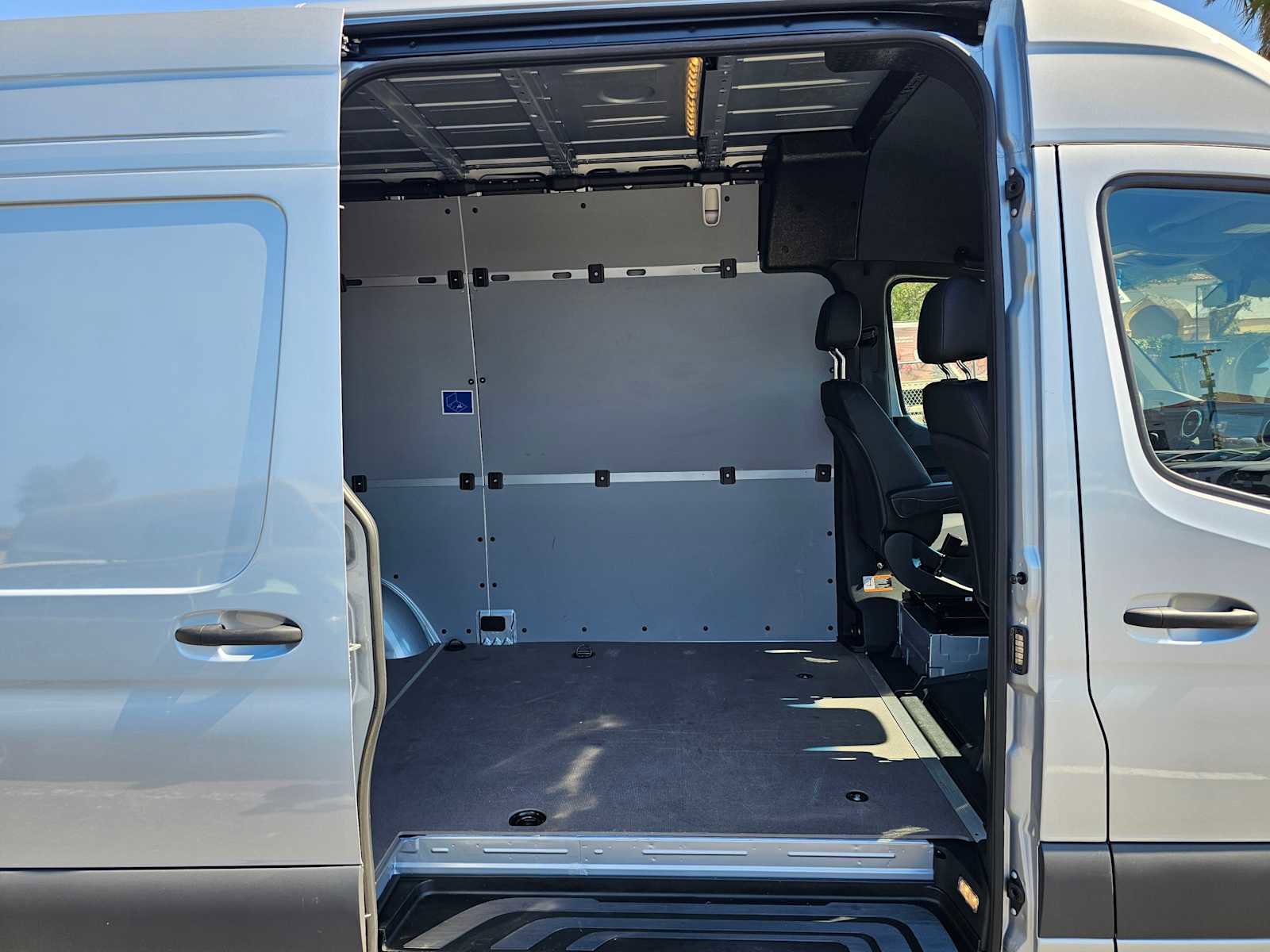 Used 2025 Mercedes-Benz Sprinter 2500 image 12