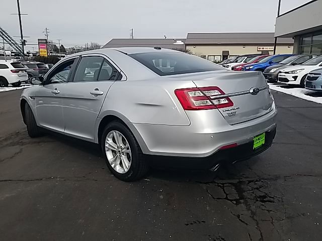 Used 2018 Ford Taurus SEL FWD image 4