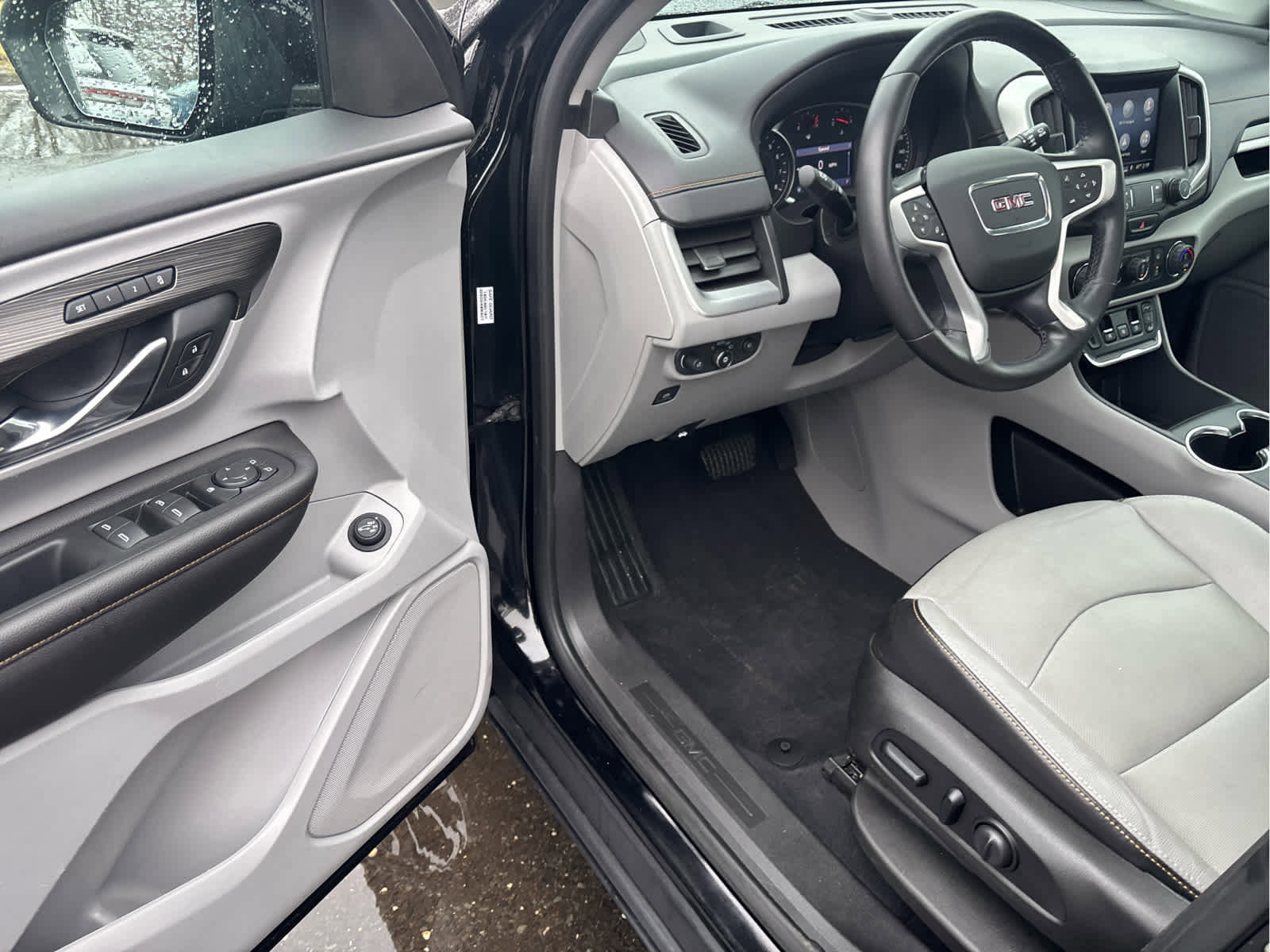 Used 2021 GMC Terrain SLT image 7