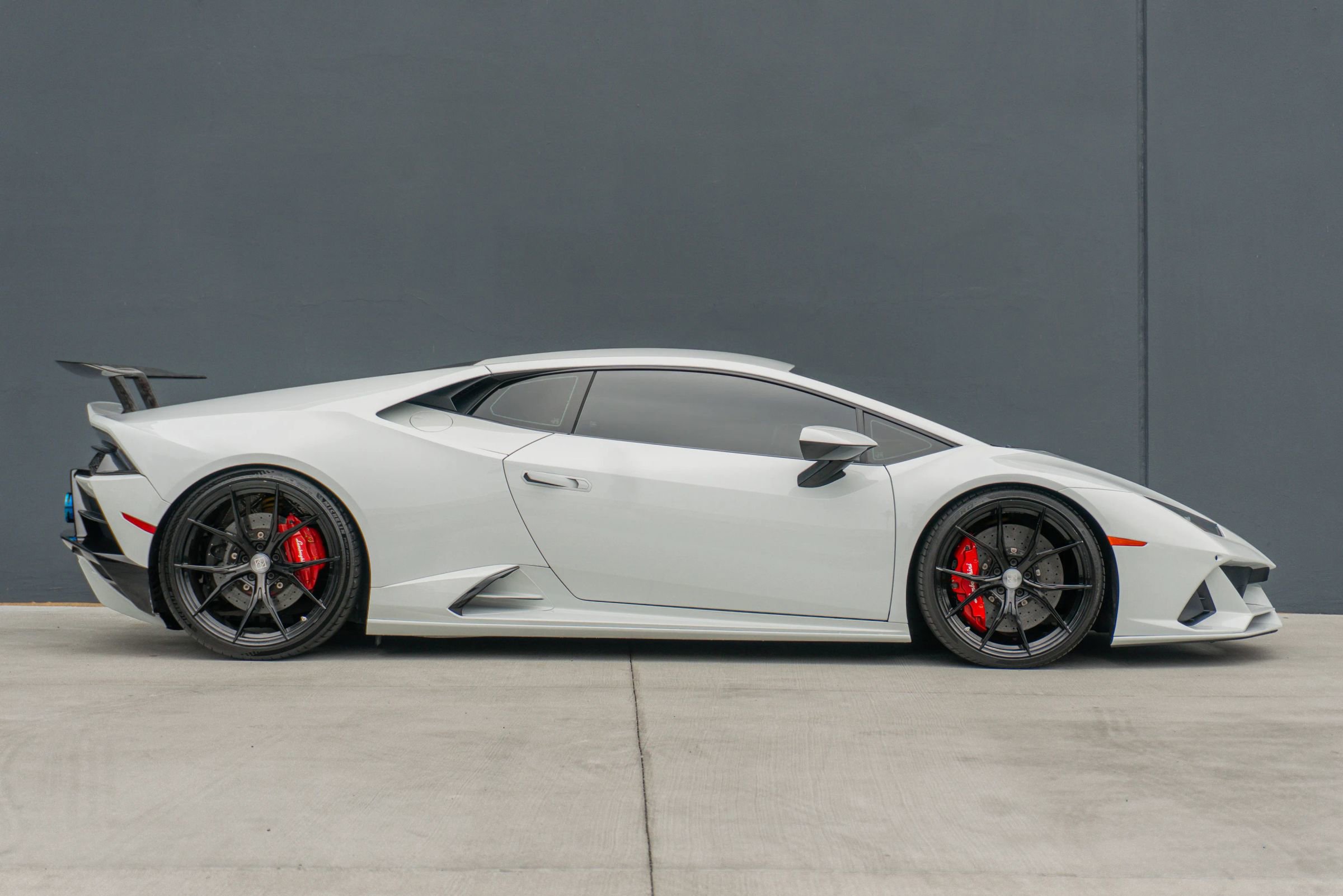 Used 2020 Lamborghini Huracan EVO image 6