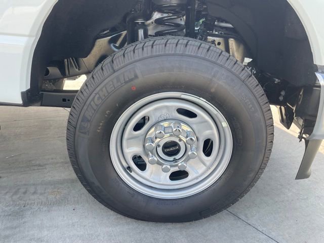 New 2026 Ford F250 XL w/ XL Chrome Package image 30