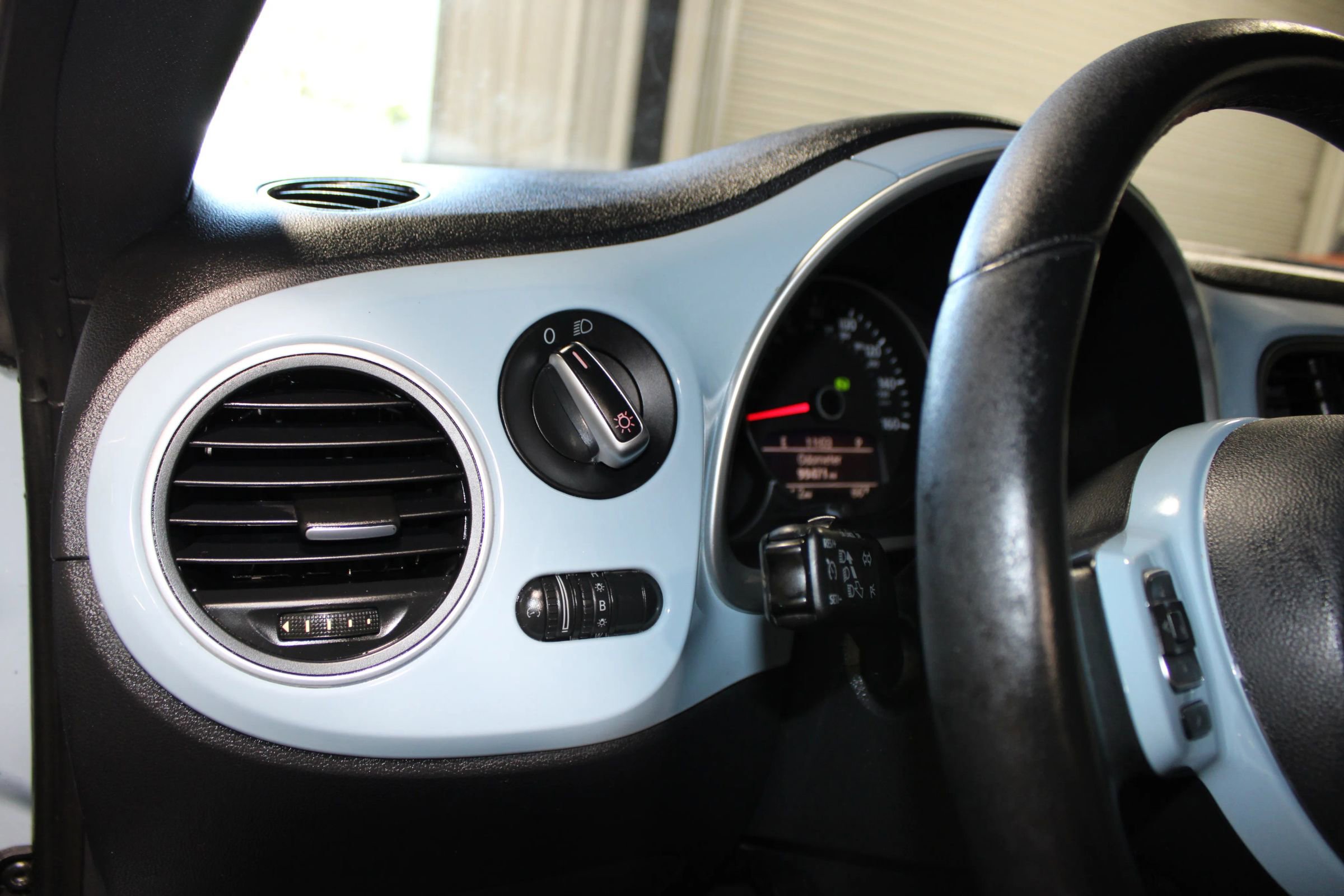 Used 2012 Volkswagen Beetle 2.5 FWD image 18