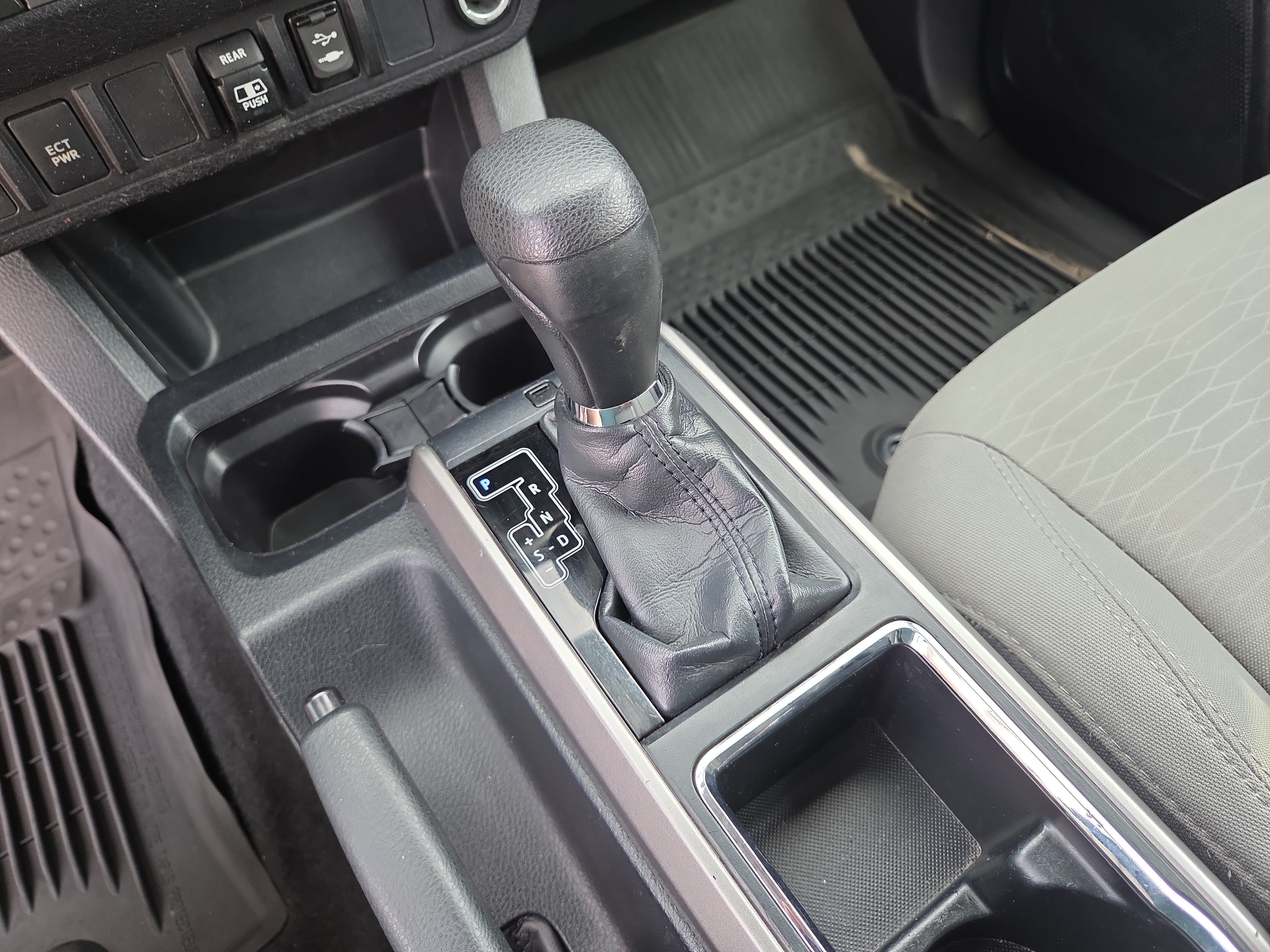 Used 2019 Toyota Tacoma SR5 AWD/4WD image 25