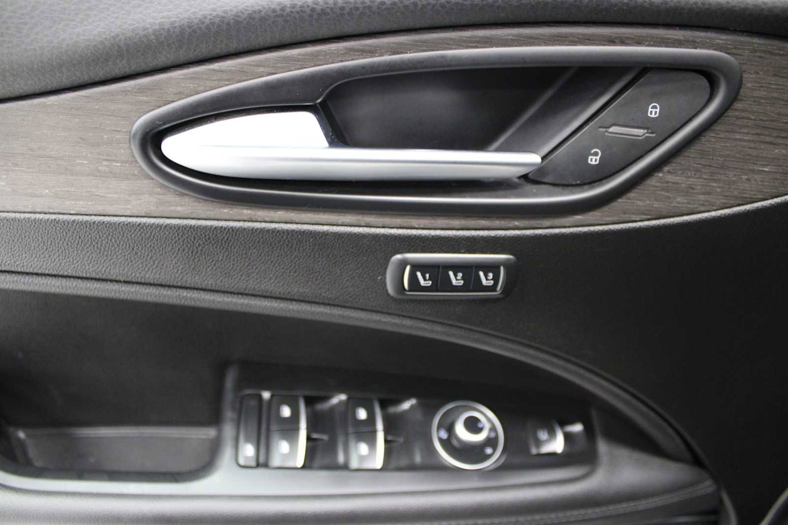 Used 2022 Alfa Romeo Stelvio Ti w/ Active Assist Plus Package image 16