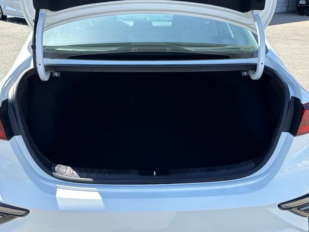 Used 2021 Kia Forte LXS FWD image 16