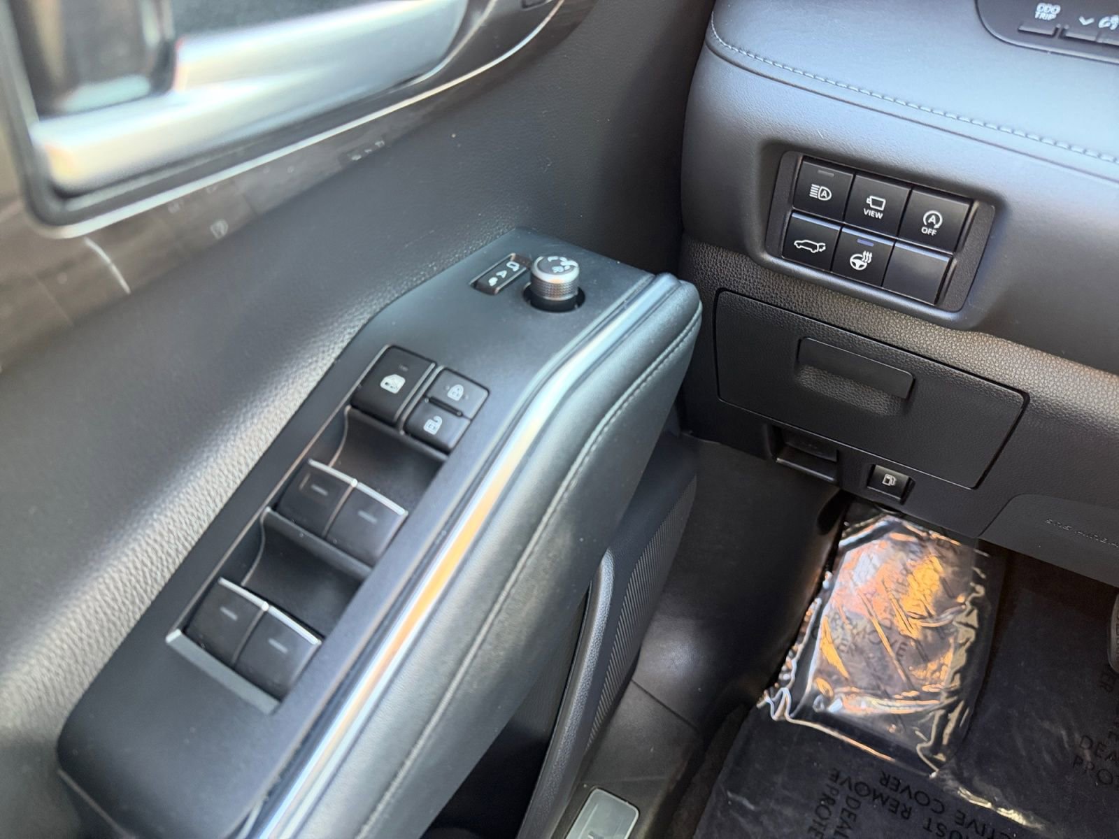 Used 2024 Toyota Highlander Limited image 22