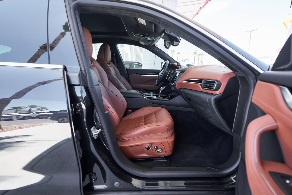 Used 2022 Maserati Levante Modena image 12