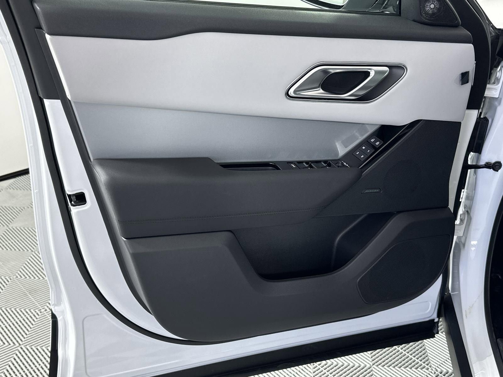 Certified 2024 Land Rover Range Rover Velar S image 23