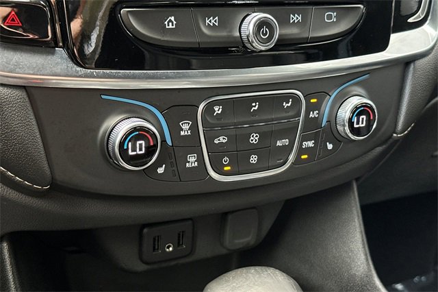 Used 2023 Chevrolet Traverse LT image 23