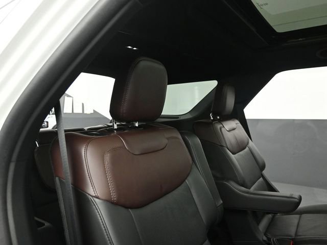 Certified 2023 Ford Explorer Platinum w/ Technology Package image 27