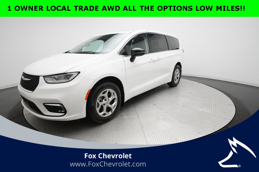 Used 2024 Chrysler Pacifica Limited w/ S Appearance Package