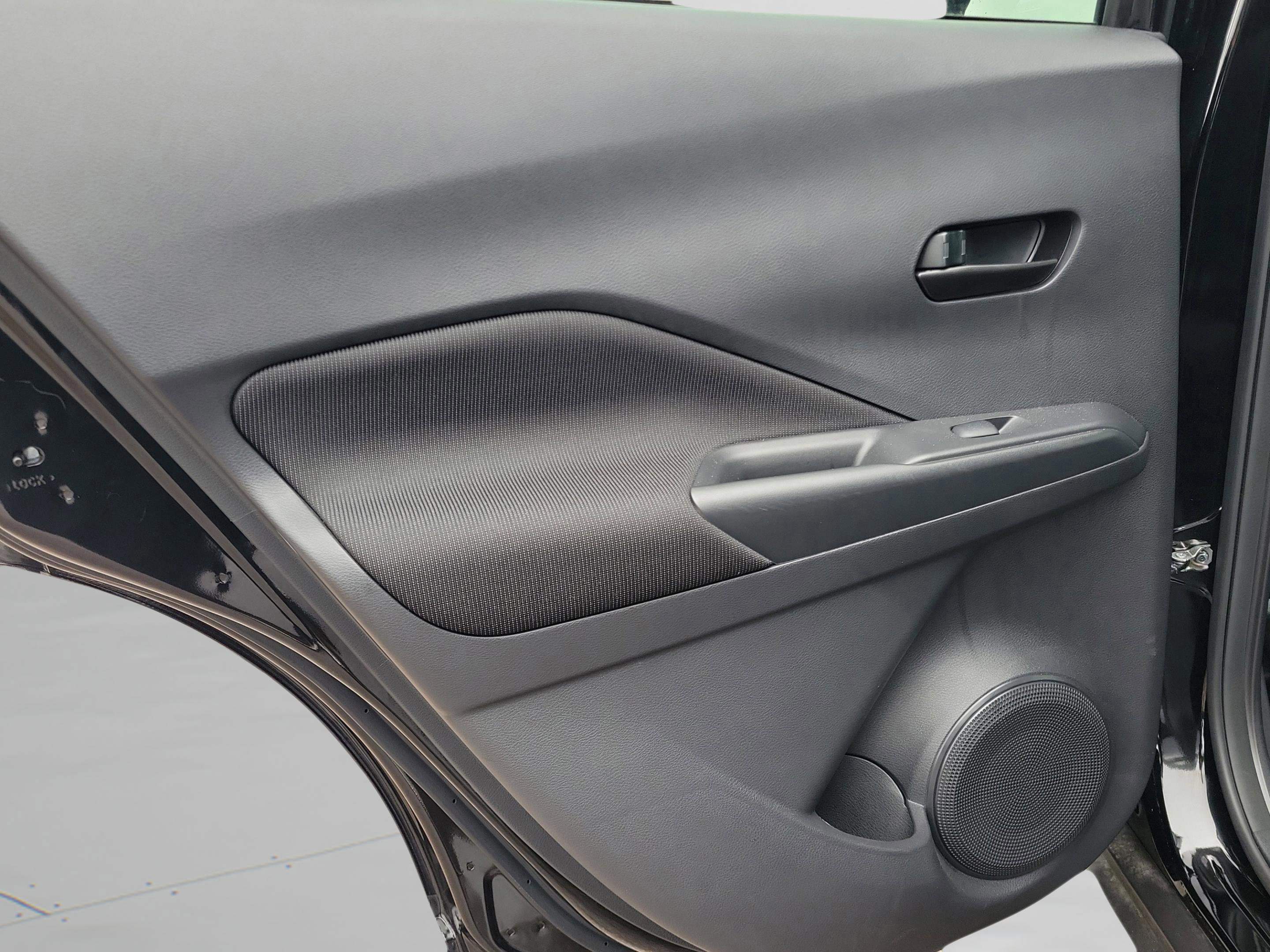 Used 2025 Nissan Kicks Play S image 33