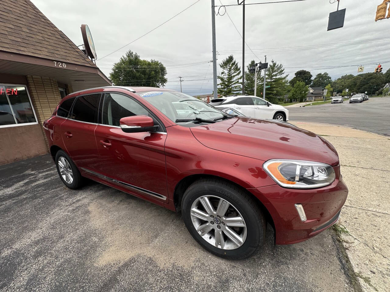 Used 2017 Volvo XC60 T5 Inscription w/ Advanced Package