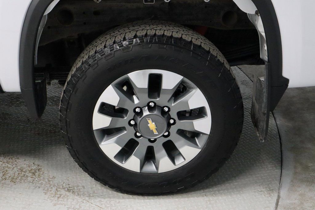 Used 2025 Chevrolet Silverado 2500 Custom w/ Custom Value Package image 18