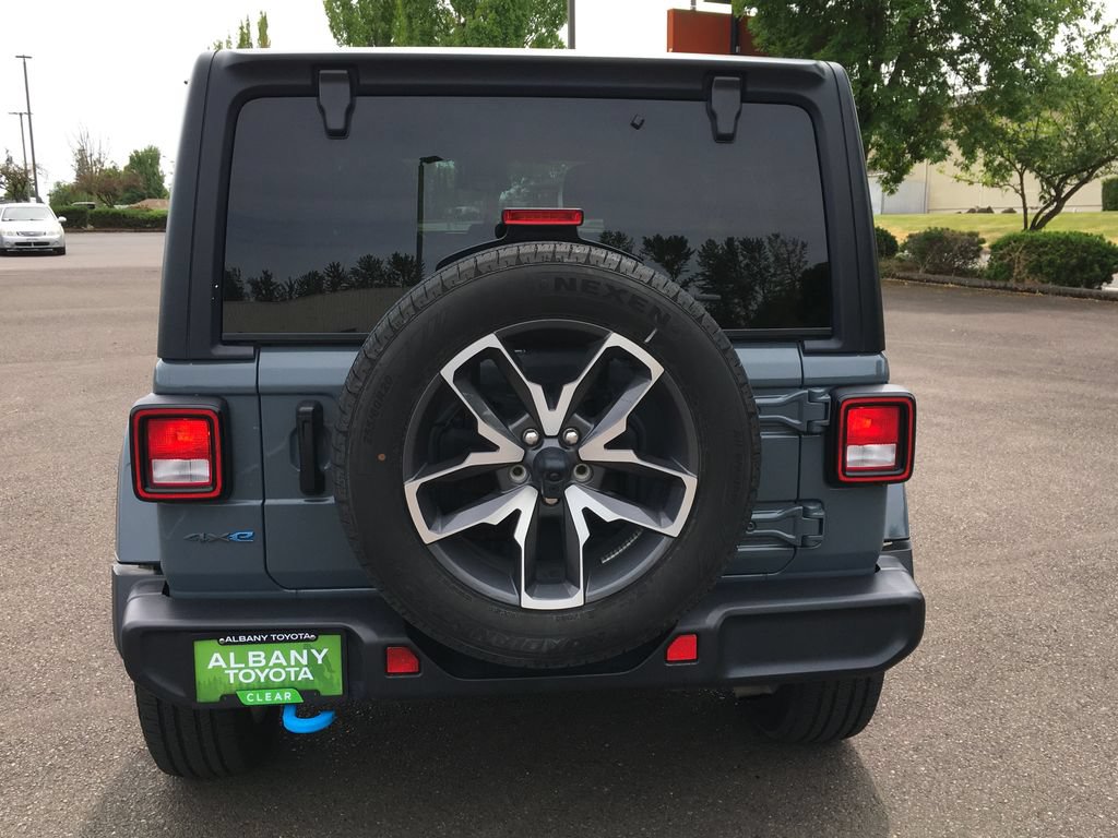 Used 2024 Jeep Wrangler Unlimited AWD/4WD image 6