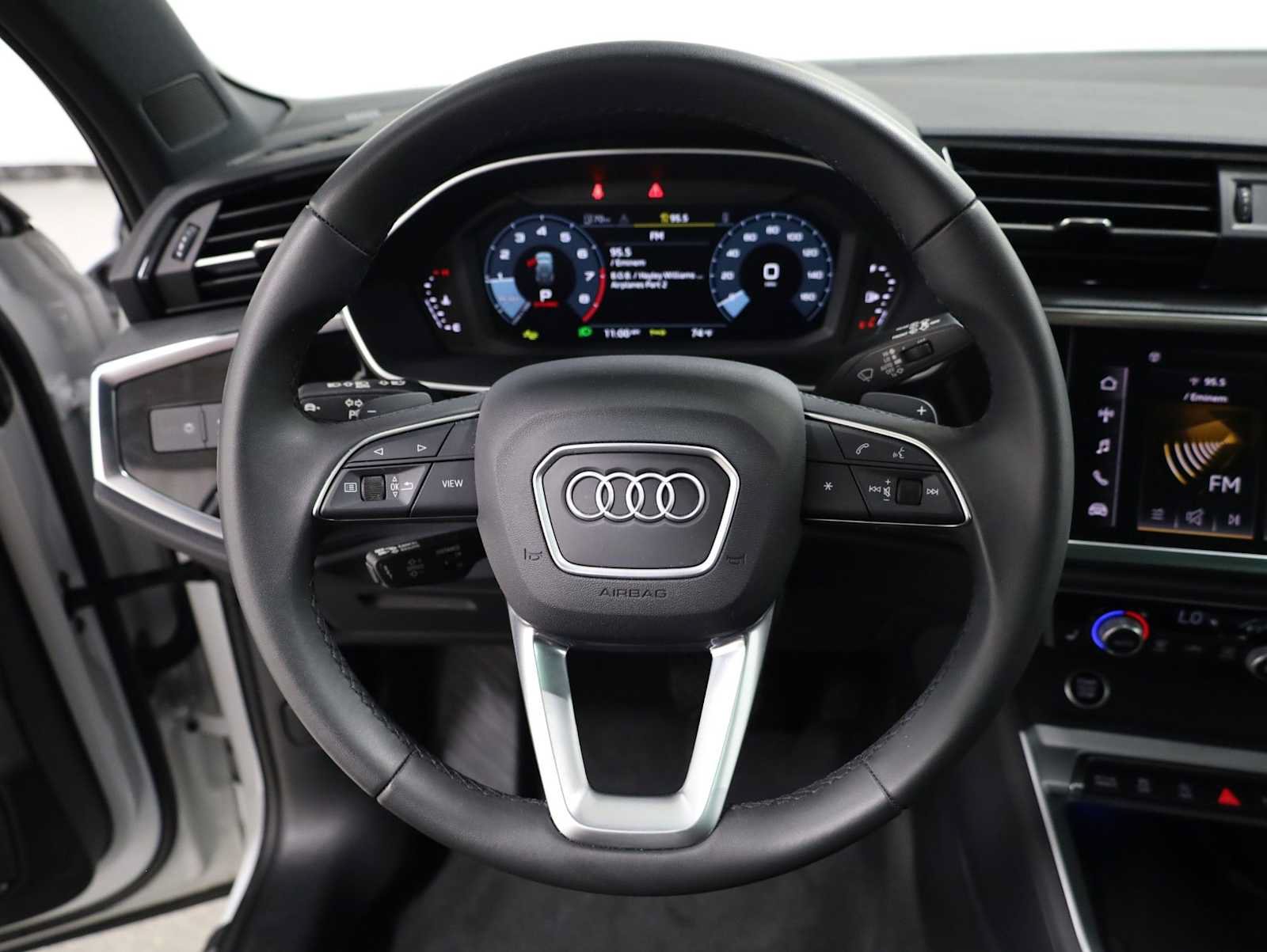 Used 2025 Audi Q3 2.0T Premium Plus AWD/4WD image 23