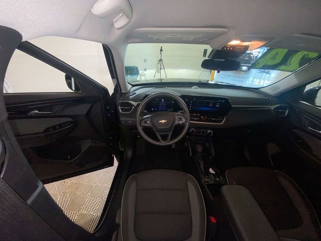 Used 2024 Chevrolet TrailBlazer LT FWD image 34