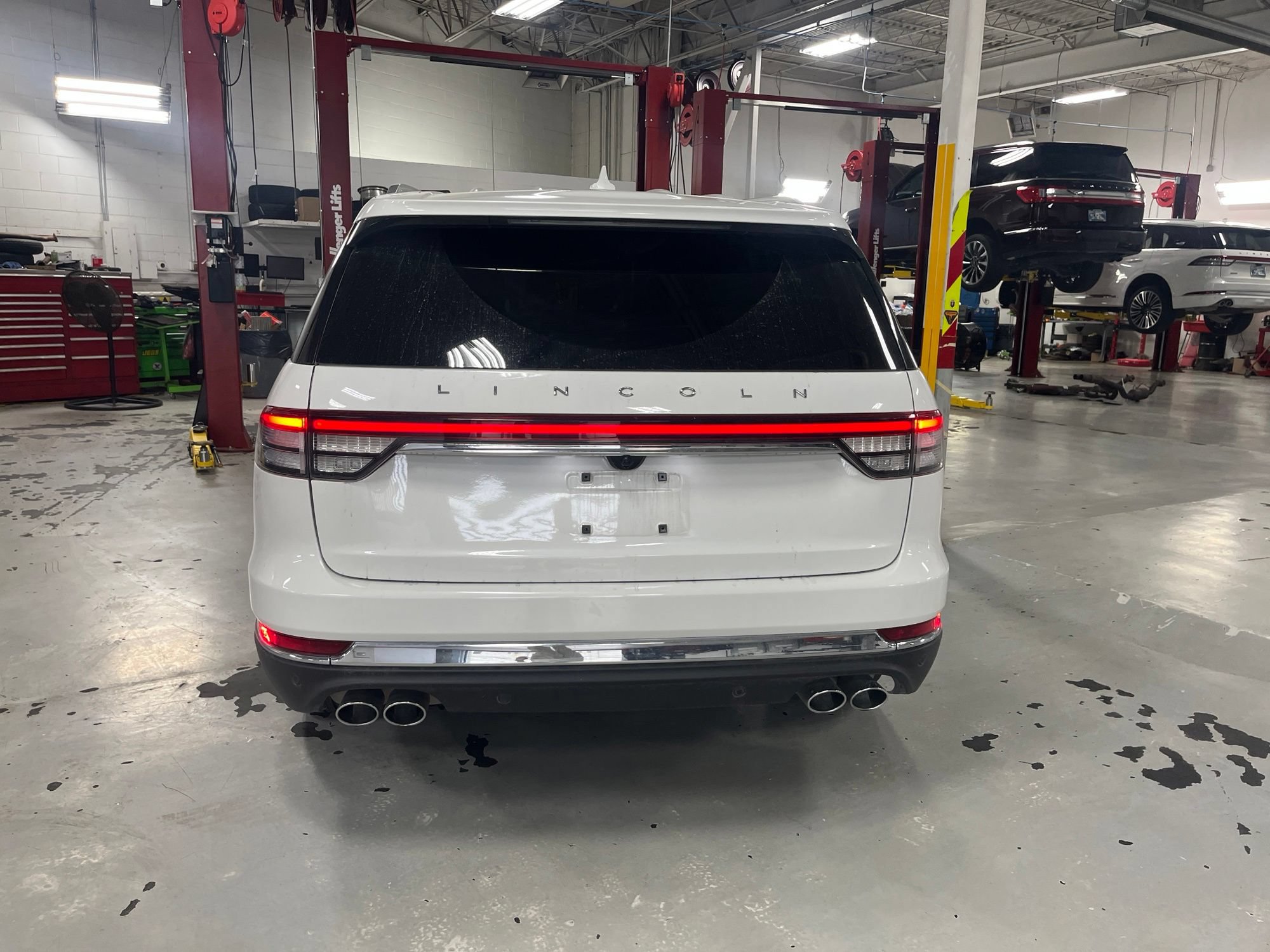 Used 2023 Lincoln Aviator Reserve w/ Equipment Group 201A AWD/4WD image 4