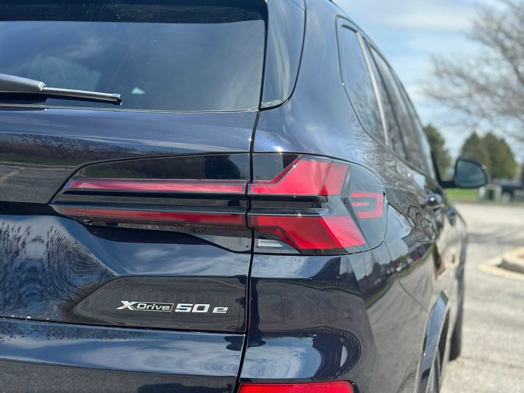 New 2026 BMW X5 xDrive50e w/ Executive Package AWD/4WD image 12