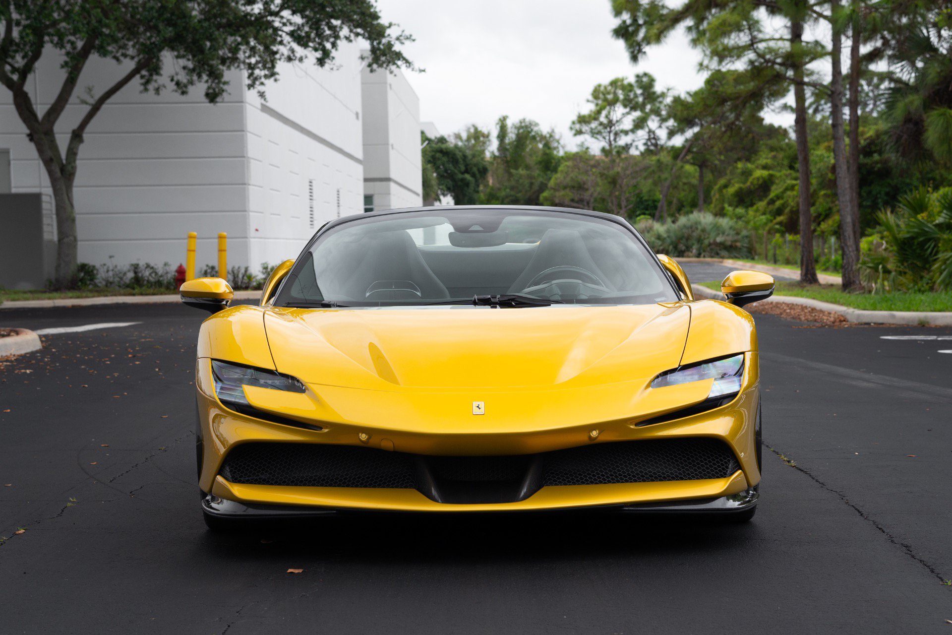 Used 2022 Ferrari SF90 Spider AWD/4WD image 3