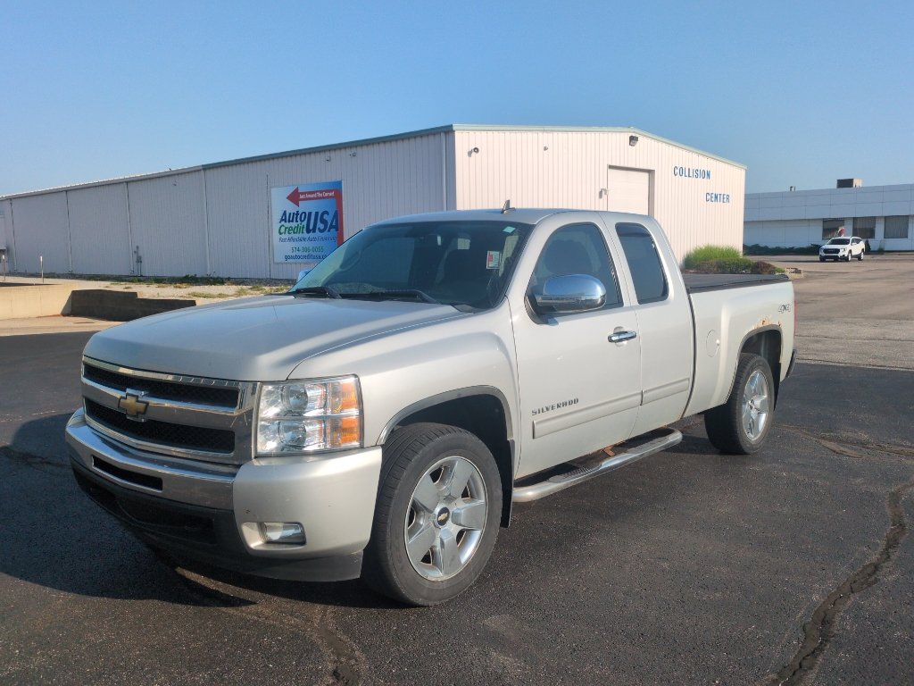 Used 2011 Chevrolet Silverado 1500 LT w/ All-Star Edition AWD/4WD image 1