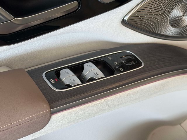 Certified 2023 Mercedes-Benz EQS 580 4MATIC SUV image 16