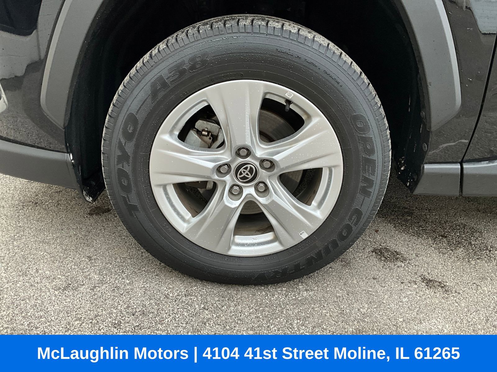 Used 2021 Toyota RAV4 XLE w/ XLE Grade Weather Package image 15