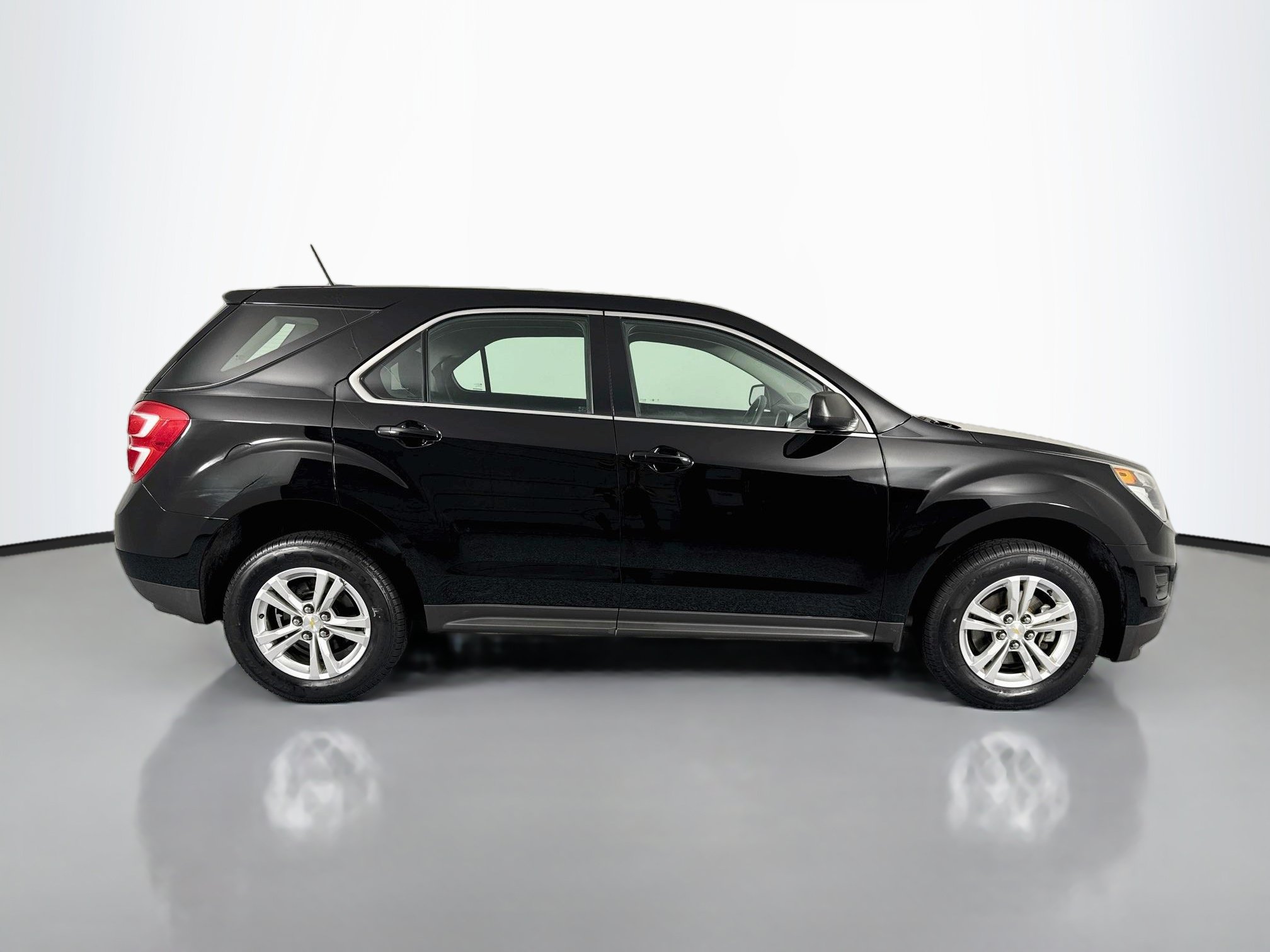 Used 2016 Chevrolet Equinox LS AWD/4WD image 4