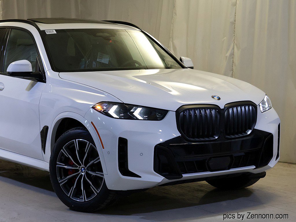 New 2026 BMW X5 xDrive40i w/ M Sport Package AWD/4WD image 2