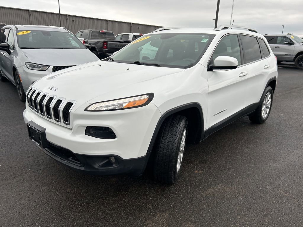 Used 2017 Jeep Cherokee Latitude w/ Cold Weather Group image 3