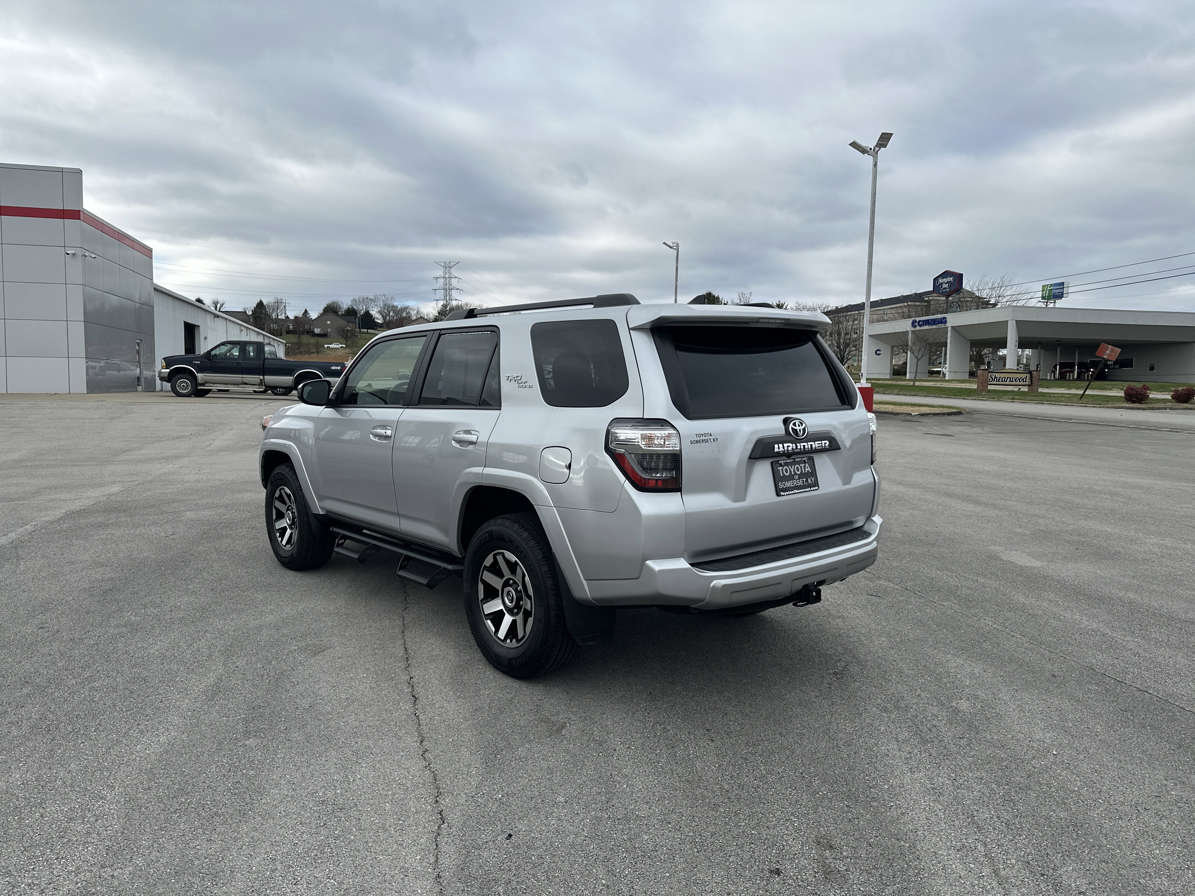 Certified 2024 Toyota 4Runner TRD Off-Road image 5