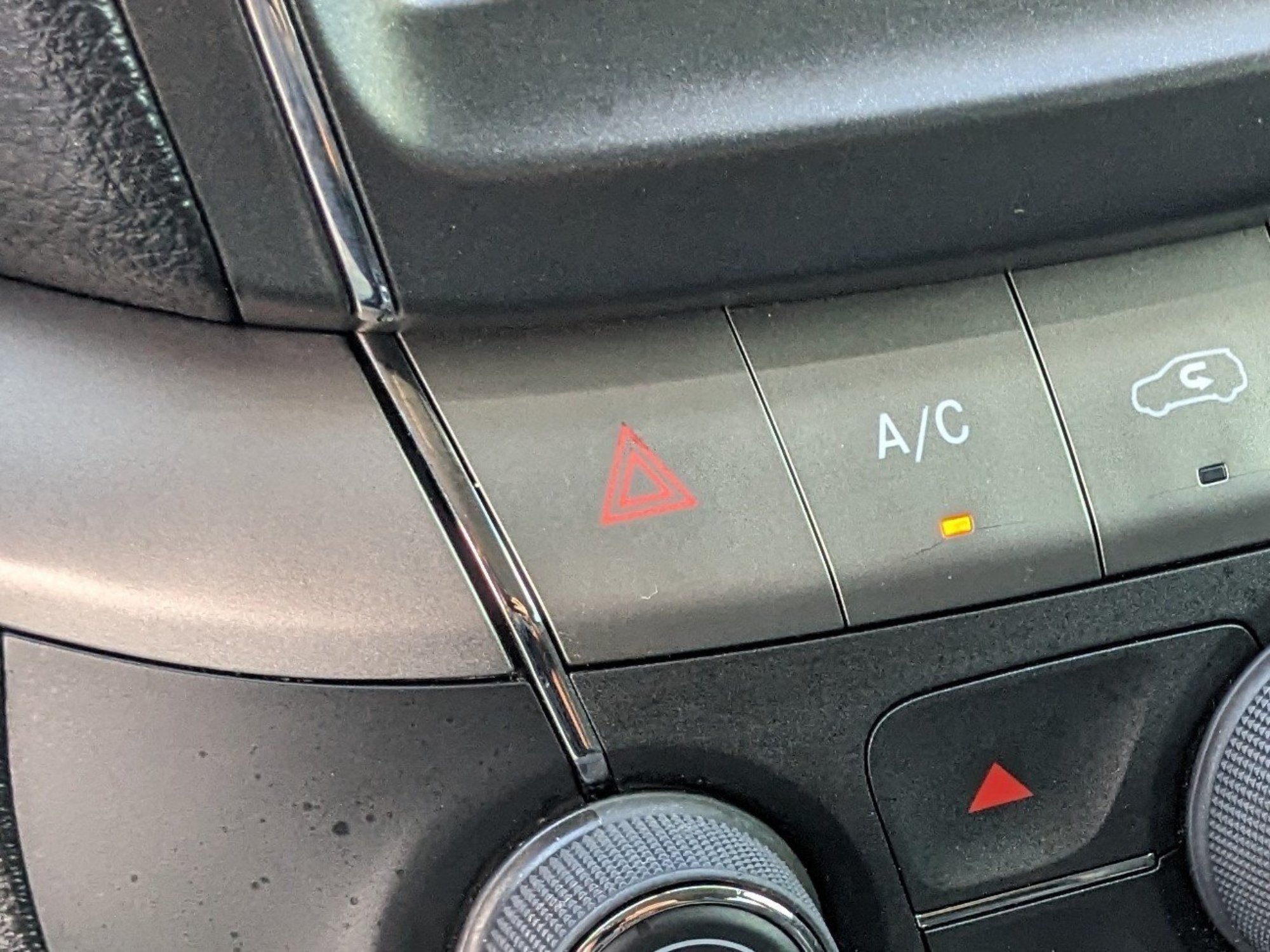 Used 2019 Dodge Journey Crossroad w/ Driver Convenience Group FWD image 28
