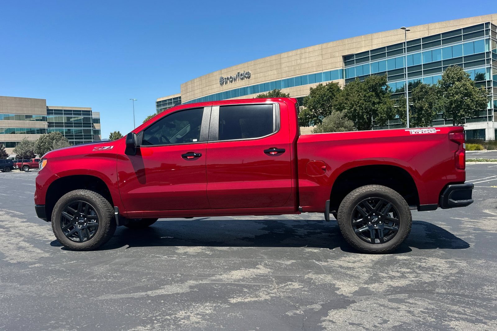 Used 2025 Chevrolet Silverado 1500 LT Trail Boss w/ Convenience Package II AWD/4WD image 7