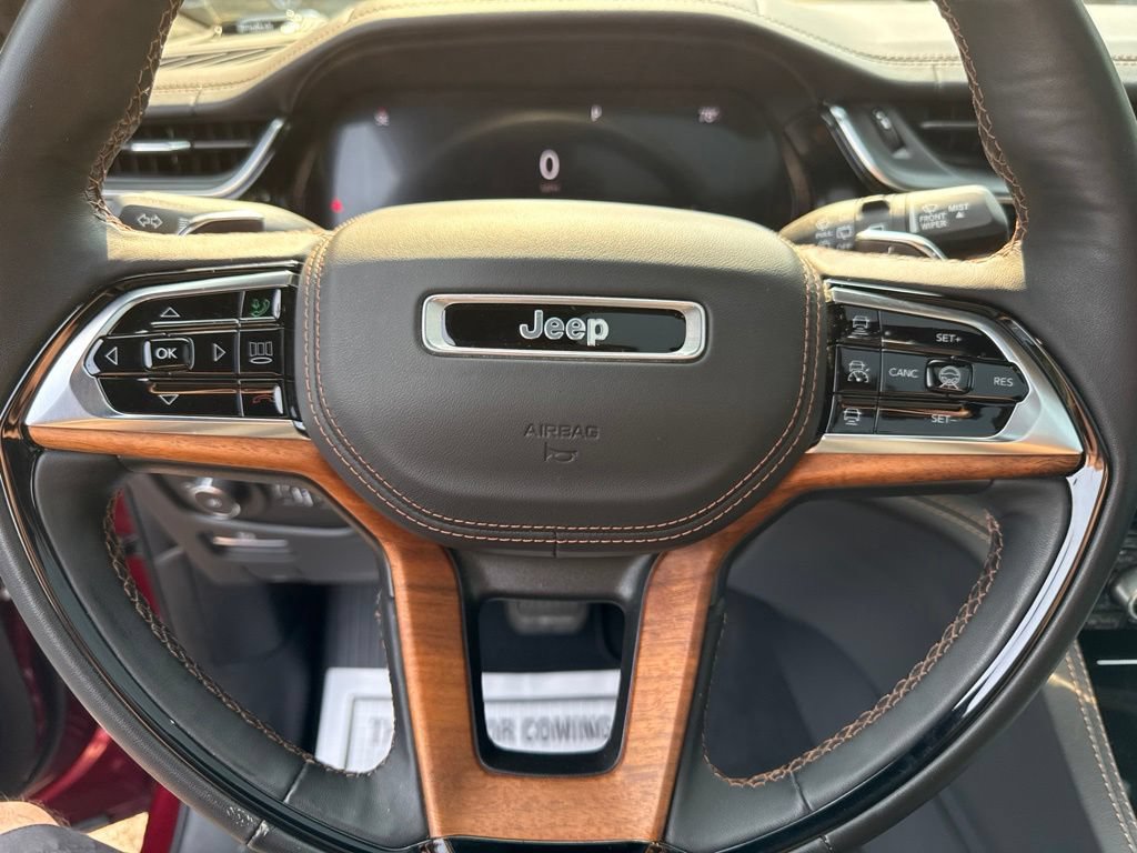 Used 2022 Jeep Grand Cherokee Summit AWD/4WD image 25