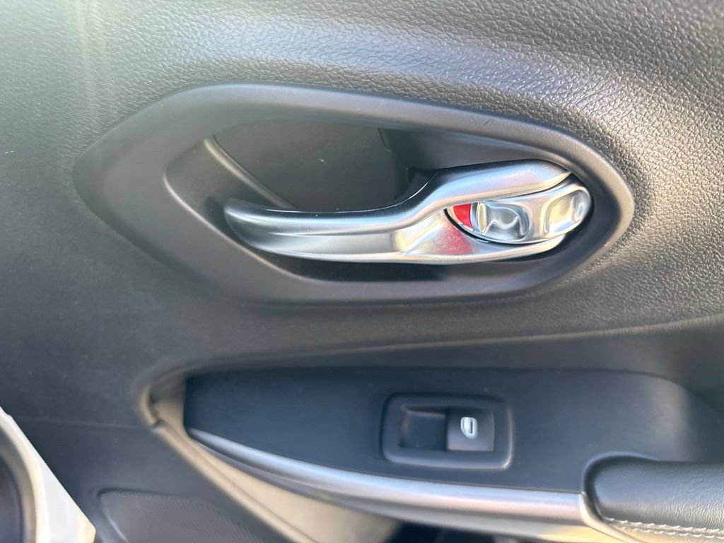 Used 2019 Jeep Cherokee Limited AWD/4WD image 30